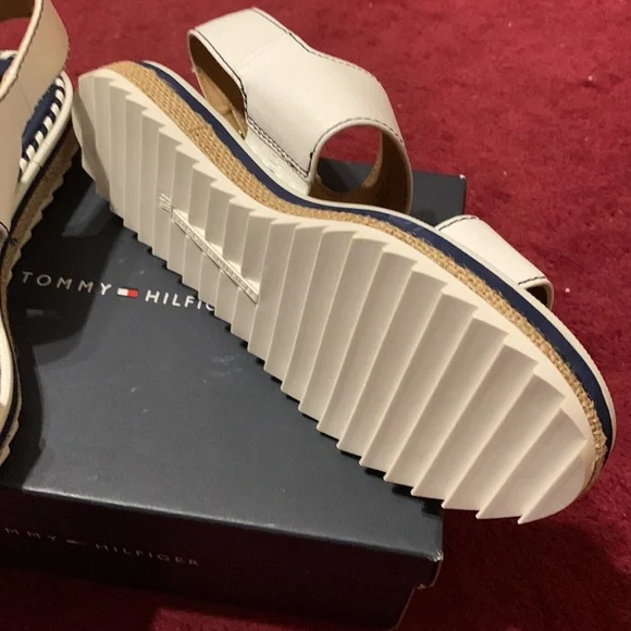 Tommy Hilfiger New White Women Sandal - Picture 4 of 12